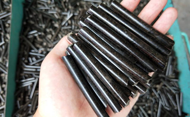 秸稈燃料顆粒機(jī)加工的茶葉梗生物質(zhì)燃料 秸稈燃料顆粒機(jī)加工的茶葉梗生物質(zhì)燃料