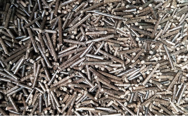 小型秸稈顆粒機加工的農(nóng)作物秸稈成型顆粒