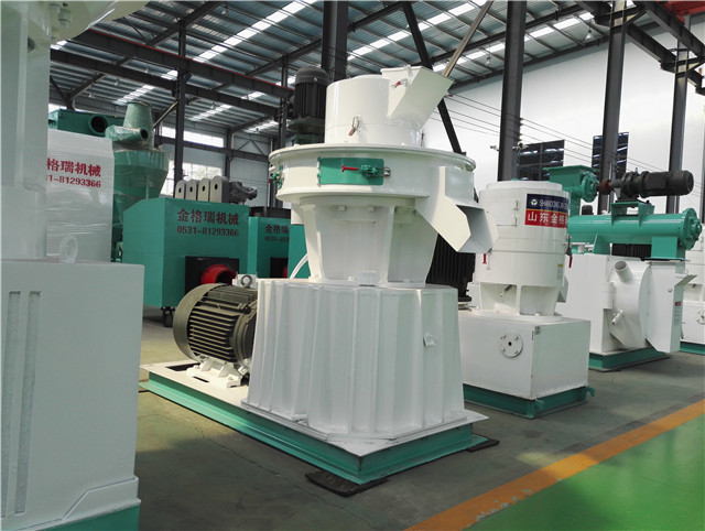 小型秸稈顆粒機(jī)實(shí)景展示