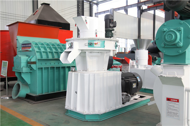 小型秸稈顆粒機(jī)車間展示